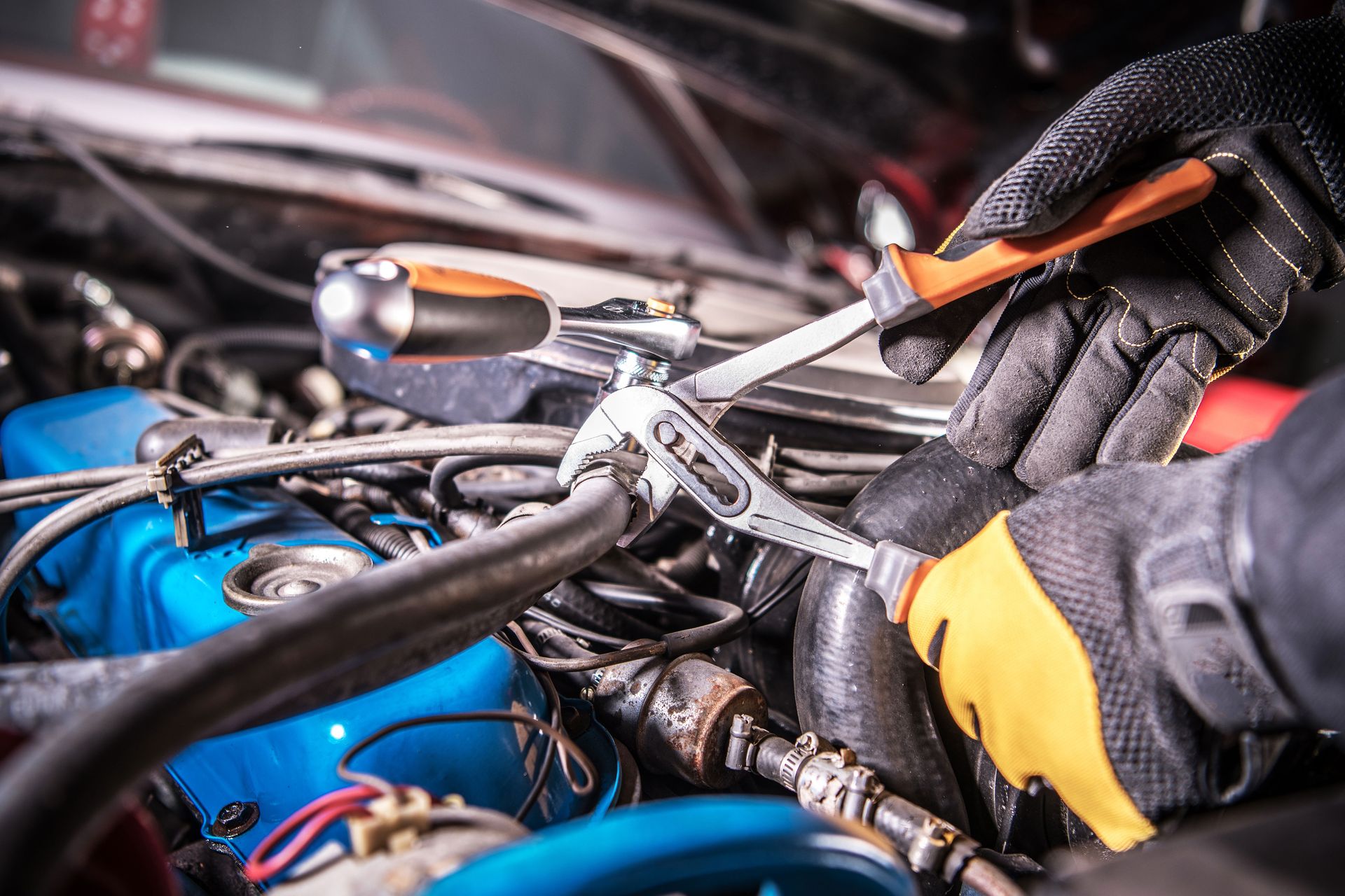 car-engine-problem-fixing