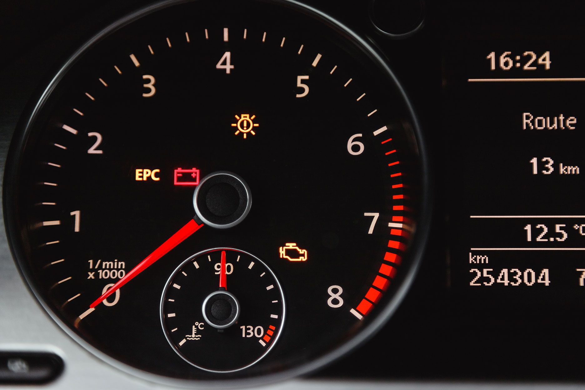 car-dashboard-car-ignition-system-checking